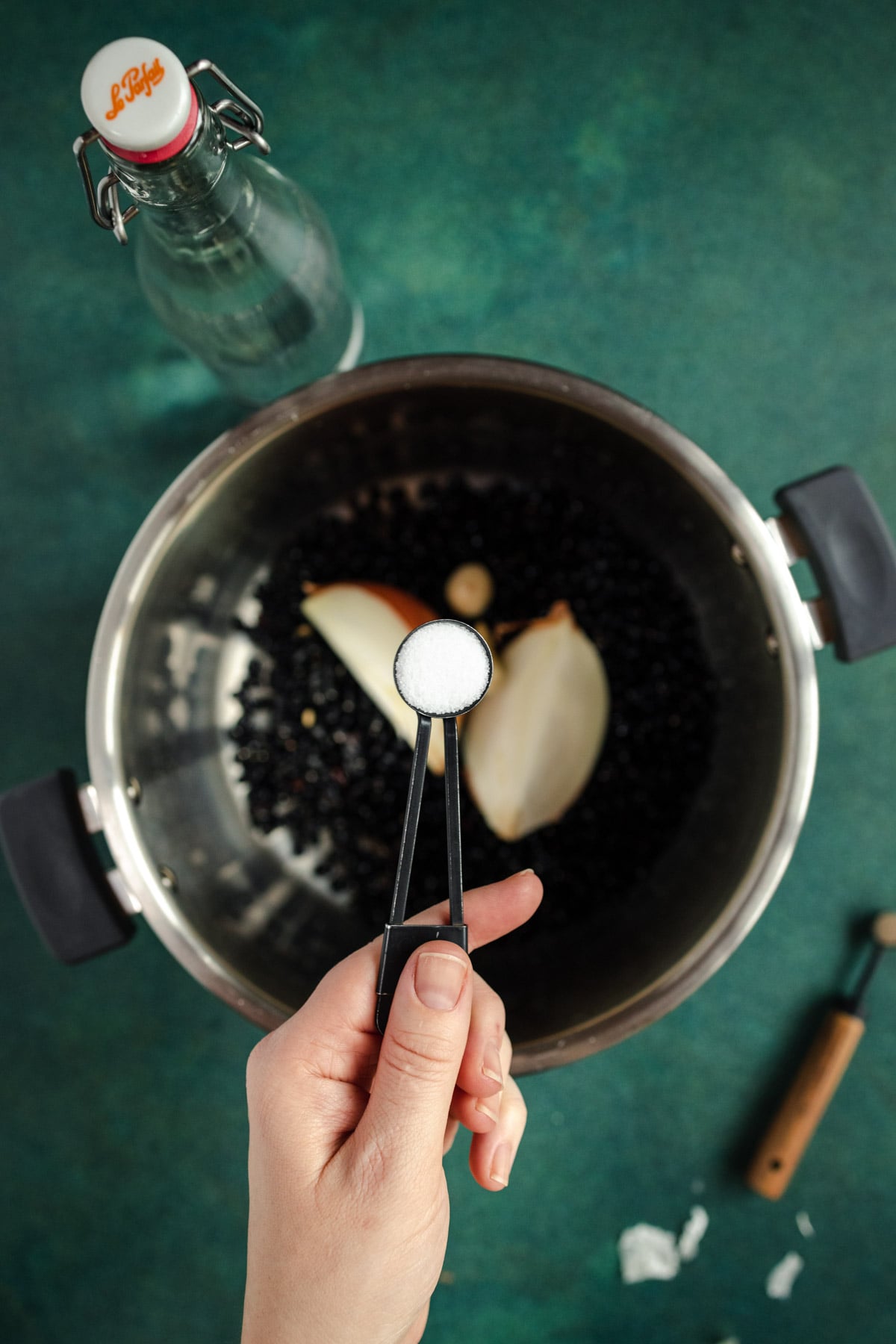 Step-by-step instructions for instant pot black beans.